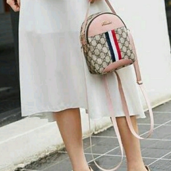 🆕🌸Women's Backpack or Sexy Pouch🌸 - Picture 6 of 8